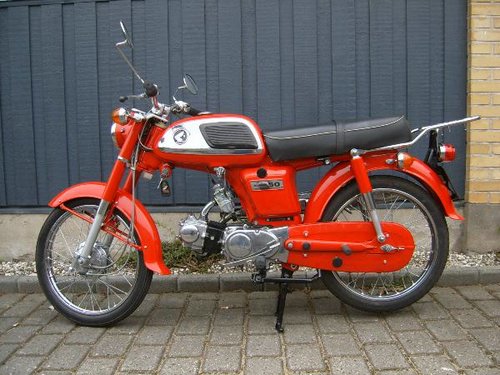 www.4stroke.dk/galleri_old/cd/Torry/SUC50903.jpg